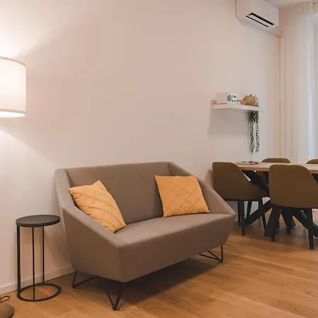 Apartment Stylish In The Center Of - Station - Wifi-netflix And Sky X