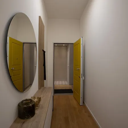 Stylish In The Center Of - Station - Wifi-netflix *