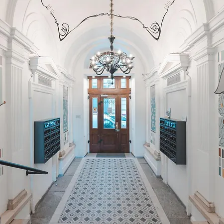 Stylish In The Center Of - Station - Wifi-netflix And Sky X Apartment *